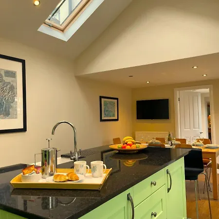 Wordsworth House Hot Tub Hire Available Holiday home *